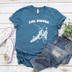 Camiseta de la Mantis Religiosa de la Cena de Chicas, Camiseta Unisex con Humor Feminista, Camiseta con Insectos del Año Nuevo 2000 imagen 4