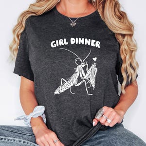 Camiseta de la Mantis Religiosa de la Cena de Chicas, Camiseta Unisex con Humor Feminista, Camiseta con Insectos del Año Nuevo 2000 imagen 5