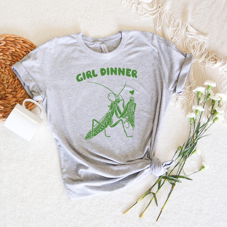 Camiseta de la Mantis Religiosa de la Cena de Chicas, Camiseta Unisex con Humor Feminista, Camiseta con Insectos del Año Nuevo 2000 imagen 3