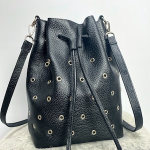 Bolso bandolera de piel negro