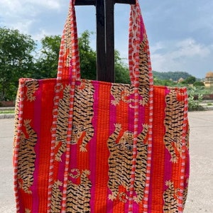 Sac fourre-tout imprimé Tiger Block Sac fourre-tout indien fait main en coton Sac fourre-tout unisexe Sac fourre-tout matelassé fait main imprimé bloc