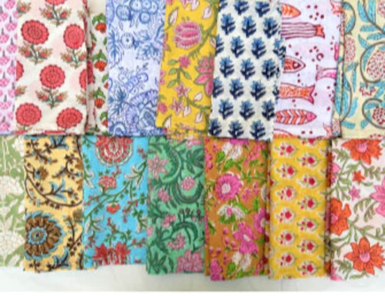 Puede incluir: Surtido de 12 cuadrados de tela de algod&oacute;n de colores vivos con varios patrones florales y geom&eacute;tricos. Las telas son perfectas para acolchar, patchwork y otros proyectos de artesan&iacute;a.
