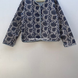 Giacca con stampa a blocchi indaco Giacca trapuntata blu corta a kimono per cappotto da donna Blazer floreale di nuovo stile immagine 4