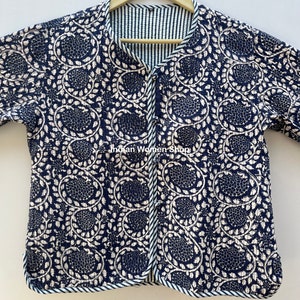 Veste indigo à imprimé bloc Veste courte kimono bleue matelassée pour femme manteau Blazer floral nouveau style image 7