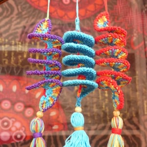 Wind Spinner Petit au Crochet, Moulin à Vent, Carillon à Vent zen, Coton Oeko-tex, Plusieurs coloris, Fait Main en France par mes soins