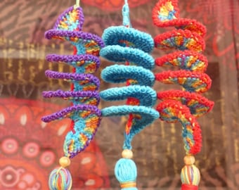 Wind Spinner Petit au Crochet, Moulin à Vent, Carillon à Vent zen, Coton Oeko-tex, Plusieurs coloris, Fait Main en France par mes soins