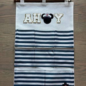 Cruise Mickey Or Minnie Disney Cruise 8 Pocket Fish Extender **Magnetic hanger included**