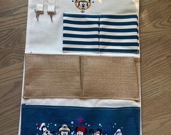 Disney Cruise 5 Pocket Fish Extender **Magnetic hanger included**