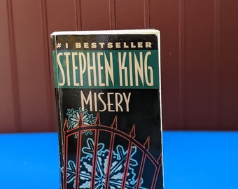 Misery by Stephen King — Vintage Signet Paperback