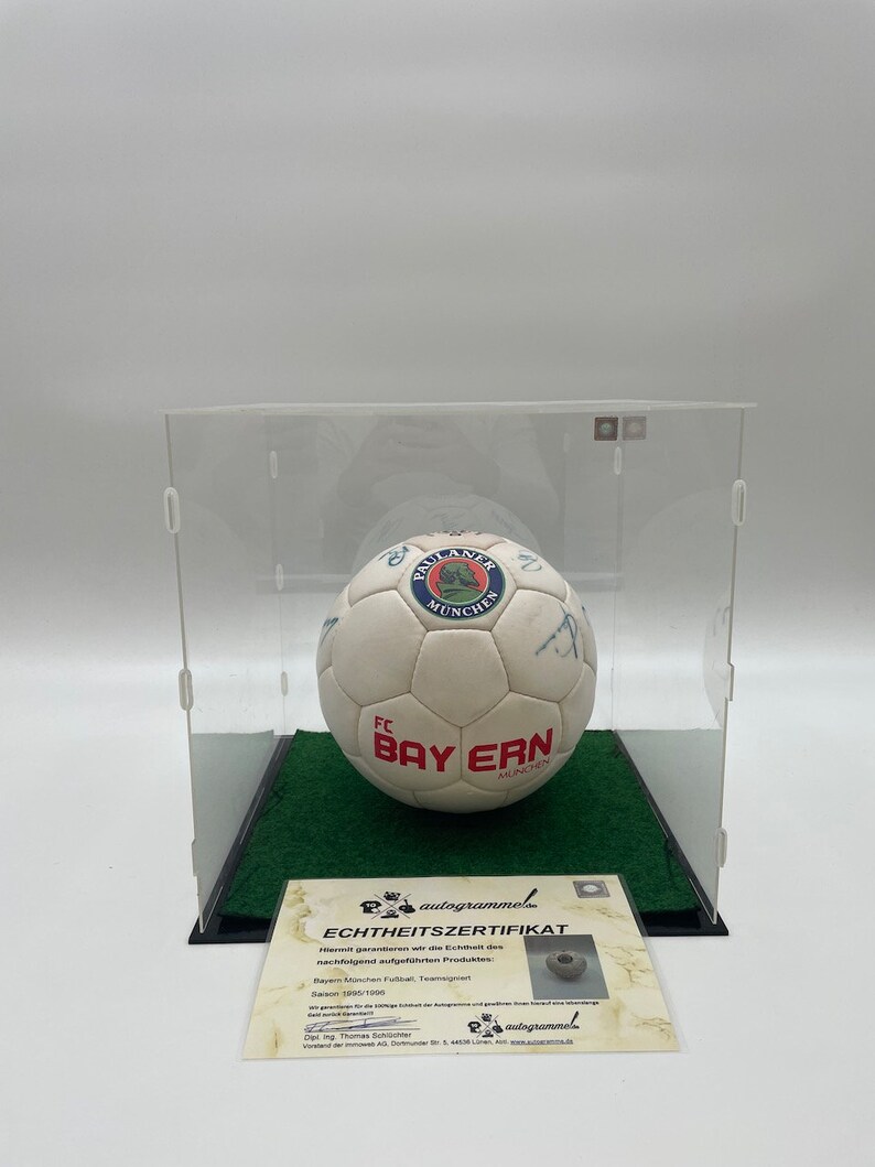 FC Bayern football team signed 1995/1996 signature autograph Paulaner ball image 1