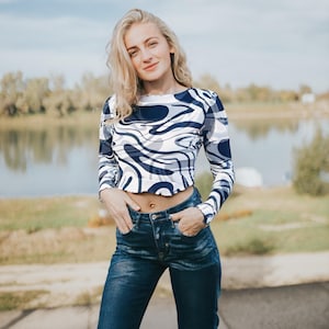 Y2K Mesh Long Sleeve Crop Top Cute Sheer Going Out Shirt Abstract Print Festival Blouse Aesthetic Rave Outfit for Women
