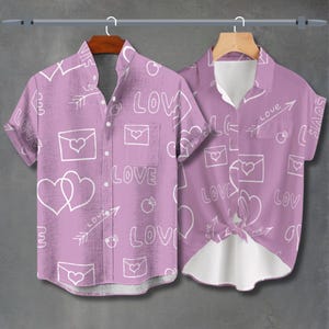 Camisa de casal com carta de amor, lavanda, combinando, presente para casal, camisa de aniversário, camisa romântica, dia dos namorados, coração, lua de mel, camisas dele e dela