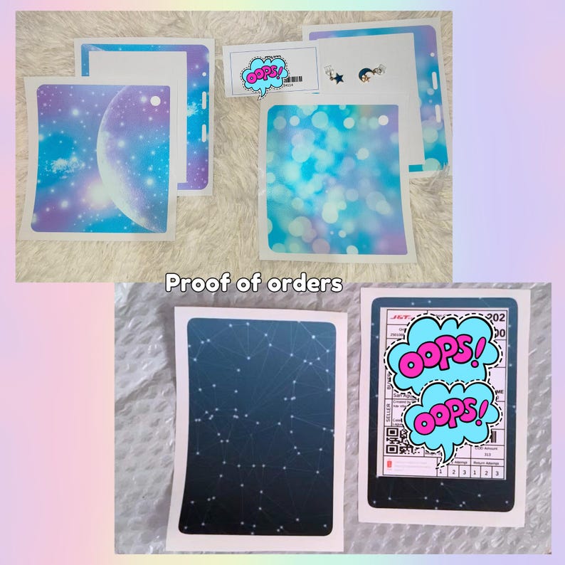 K&ouml;nnte beinhalten: Bestellbest&auml;tigung f&uuml;r drei verschiedene Designs von Handy-Skins. Die Designs beinhalten eine Galaxie mit einem Mond, einen blauen und violetten Bokeh-Effekt und einen dunkelblauen Hintergrund mit wei&szlig;en Sternen und Linien. Der Text "Bestellbest&auml;tigung" ist in wei&szlig; auf schwarzem Hintergrund geschrieben.