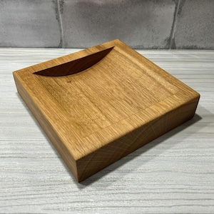 Wooden bowl made of oak / wooden bowl storage bowl for decoration / rustic solid oak / 18x18x4cm
