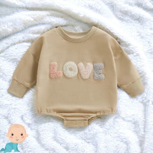 Geborduurde liefde romper, geborduurde liefde bodysuit, geborduurde baby romper, geborduurde baby bodysuit, borduurwerk romper, borduurwerk cadeau afbeelding 5