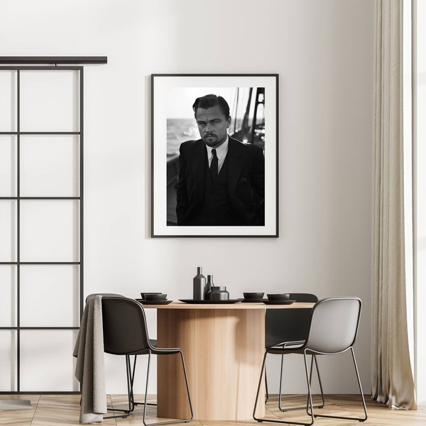 Photo Poster Poster of Leonardo DiCaprio on a black and white boat - print on 260g glossy photo paper