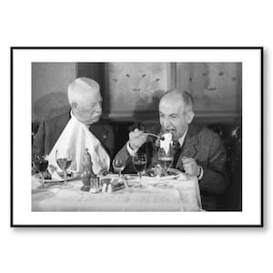 Photo Affiche de Jean Gabin et Louis de Funes au restaurant dans le film Le Tatoué tirage sur papier photo lustré 260g/m2 image 5