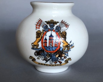 W H Goss Wappenvase Porzellanvase - Römisches Gefäß - Hospitium, York.
