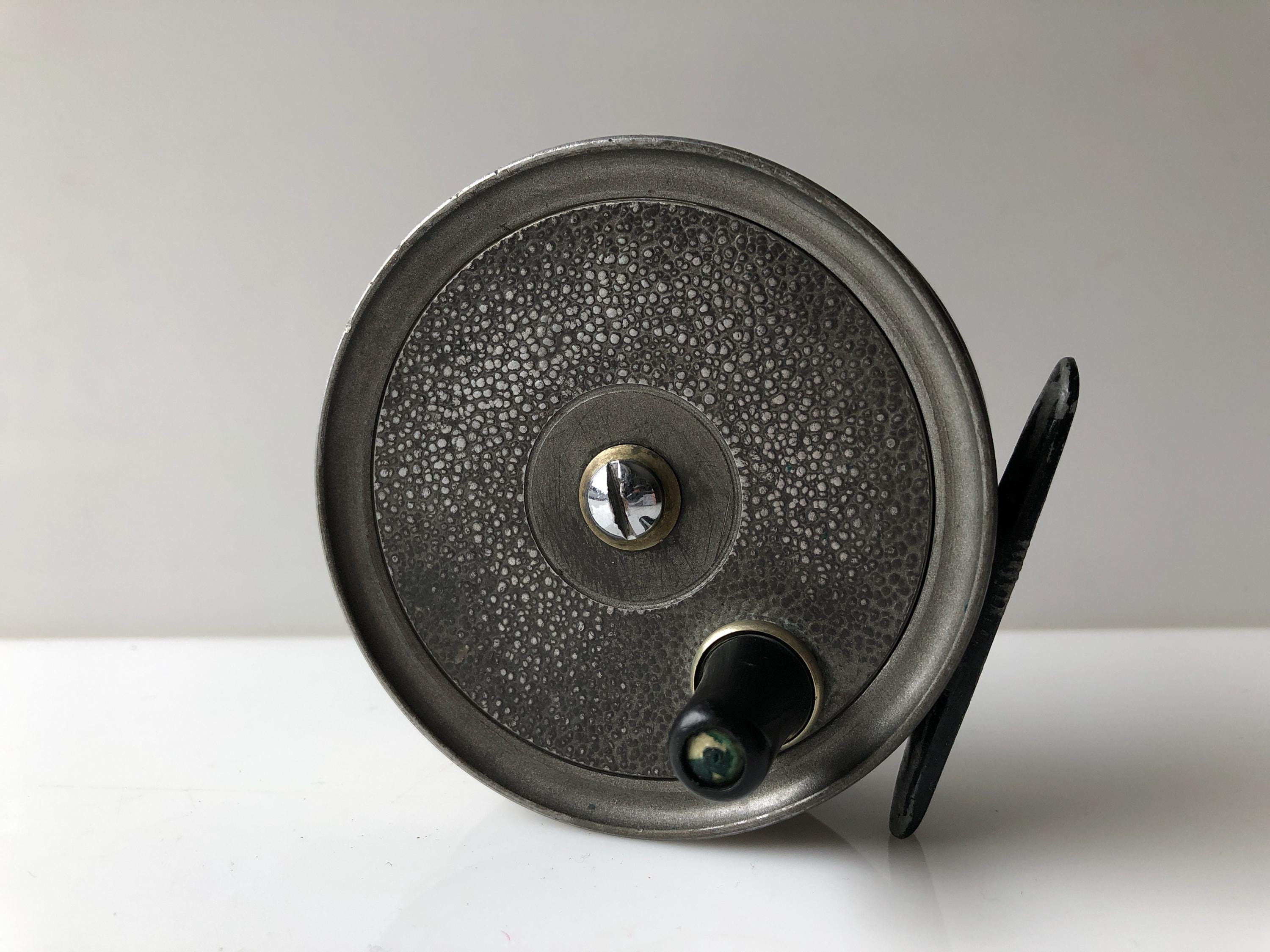 classic fly reels uk Loop Reel Series Border Guns and Tackle Packed with a powerful drag system and many other perform ance enhancing features Fly Fishing Old Reel Collectors
