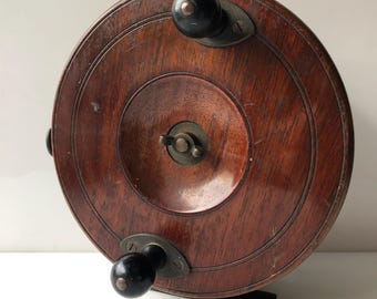 Carrete de pesca Heaton's Sun de gran tamaño, de latón y madera, patentado, circa 1880.