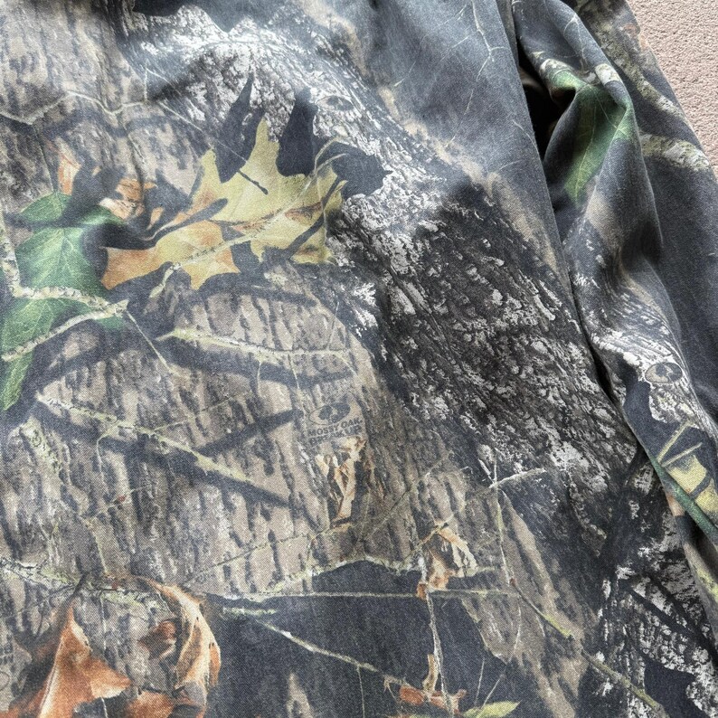 Camisa de manga larga con botones y estampado de camuflaje vintage Mossy Oak para hombre, talla 2XL XXL. imagen 5