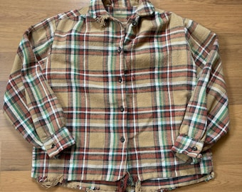 Camicia vintage anni '70 in flanella marrone chiaro stropicciata a maniche lunghe, taglia S, fatta a mano.