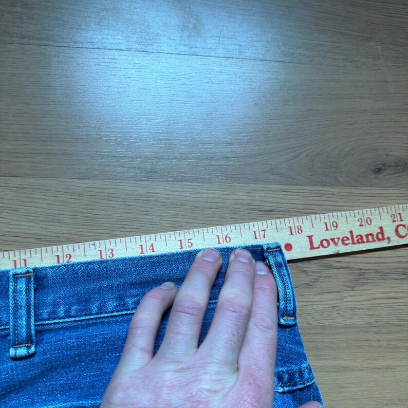 Pantalones vaqueros vaqueros de mezclilla azul estilo western de corte bota, marca Wrangler, estilo vintage de los años 80, de la marca No Fault, talla 34 x 28. imagen 8