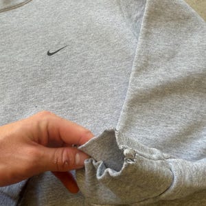 Men's Vintage 90's Nike Essential Gray Blank Crewneck Pullover Sweatshirt Sz S image 7