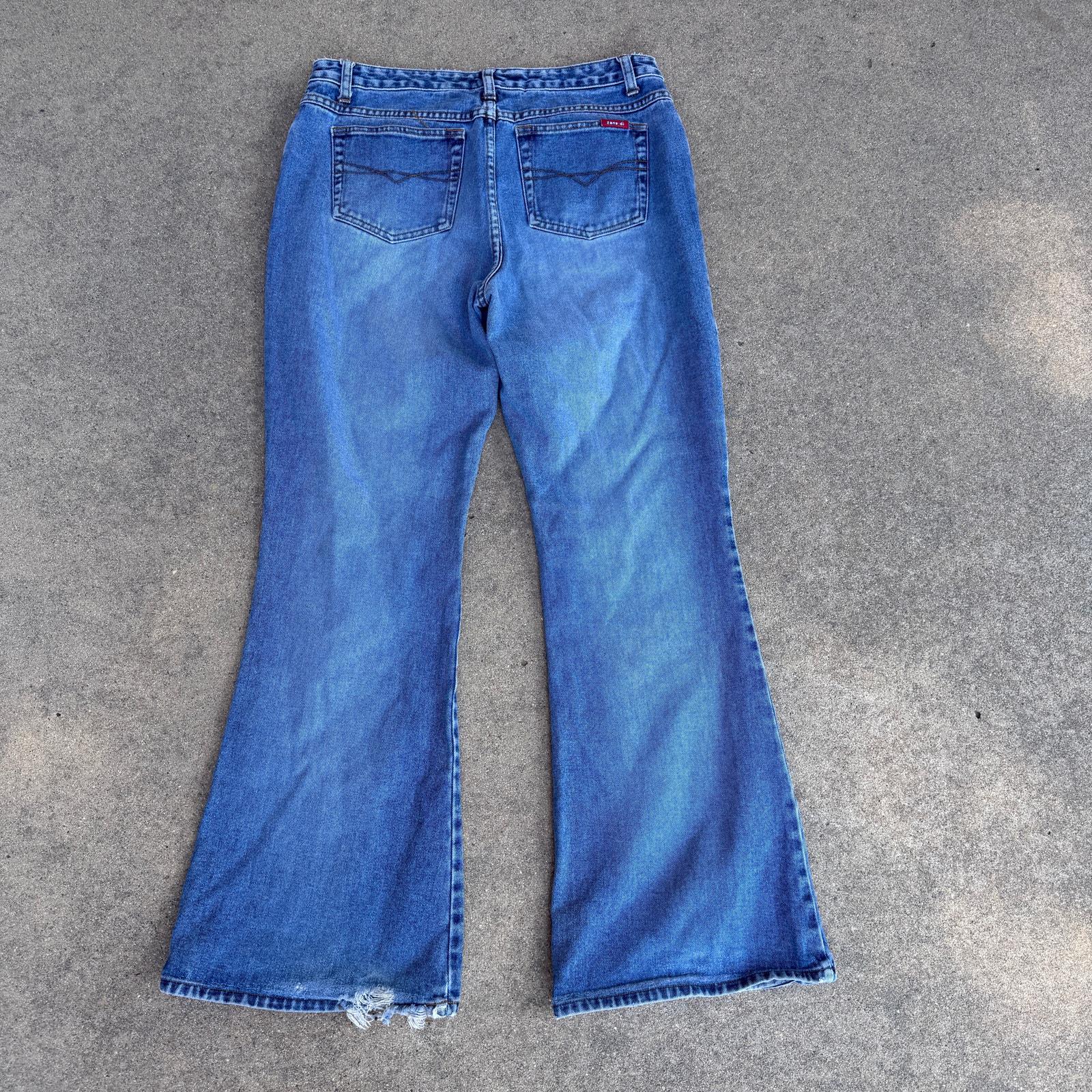 IO着用　VALLAD BLUE AUTHENTIC FLARE DENIM Tall Flea Market Flare Jeans | Madewell
