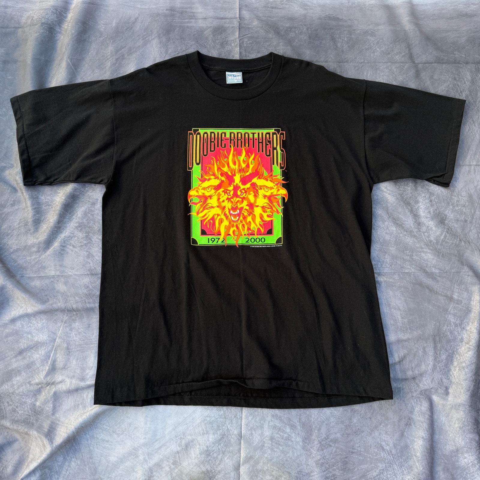 Vintage 2000 the Doobie Brothers Black Red Wolf Eagle Flame Band