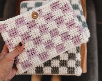 Crochet CHECKERED BOOK COVER / Book Sleeve with Button Closure / Book Jacket / A5 Journal  - White Checkered with Your Choice of Accent