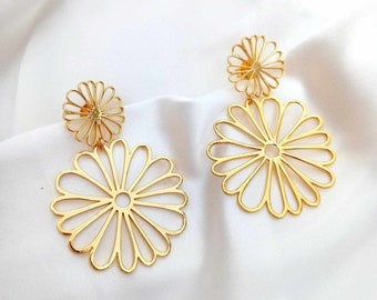 Boucles d'oreilles grandes fleurs filaires ajourées dorées à l'or fin tendance femme