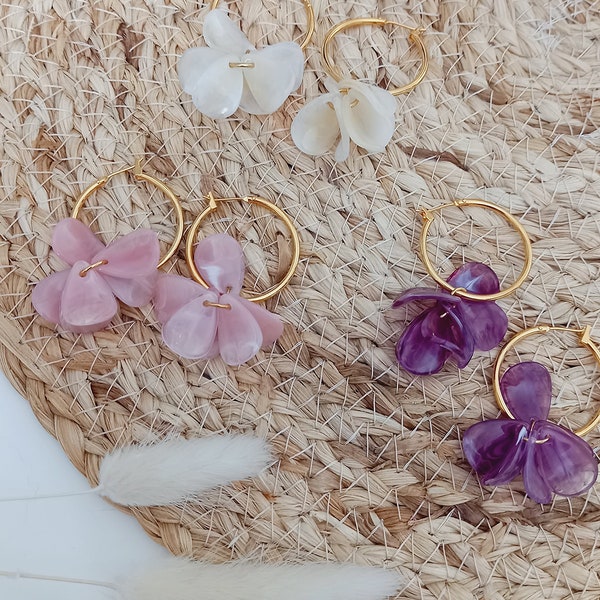 Hoop earrings gilded with fine gold flower petals marbled purple color light pink marbled ivory