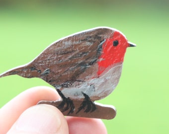 Christmas Robin. Wooden Brooch . Hand painted. Metal pin back .