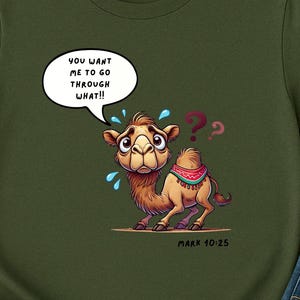 Camello cristiano divertido PNG: "¿Qué quieres que pase?" Diseño de versículo bíblico, archivo de sublimación con humor religioso para camisetas, tazas y manualidades.