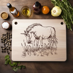 Caballo Ciervo Unicornio Pegaso Comiendo Hierba Archivo Láser Grabado en Madera PNG Tabla de Cortar para Cocina Patrón de Tablón Posavasos Xtool Glowforge LightBurn