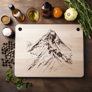 Monte Everest Alpes Montaña Volcán Archivo láser Grabado en madera PNG Tabla de cortar para cocina Patrón de tablón Posavasos Xtool Glowforge LightBurn CO2 2D