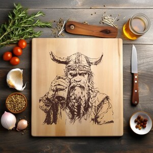 Cerveza de guerrero vikingo, anciano, rey, archivo de diodo láser, grabado en madera, PNG, tabla de cortar para cocina, patrón de tablón, posavasos, Xtool, Glowforge, LightBurn