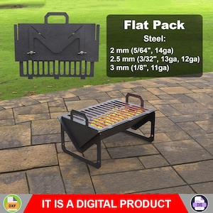 Puede incluir: Parrilla de acero negra en paquete plano, mostrada montada y desmontada. La parrilla tiene un hogar rectangular con una rejilla y asas. El diseño de paquete plano permite un fácil almacenamiento. El texto en la imagen dice "Flat Pack" y "IT IS A DIGITAL PRODUCT."