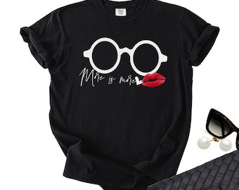 Maglietta Iris Apfel, maglietta con grandi occhiali ispirata allo stile Icon Comfort Color T-shirt per donna, More is More, maglietta artistica per amanti della moda per donna
