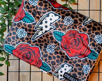 AMY hearts and rose printed, super soft pet blanket