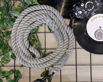 Grey twisted rope lead