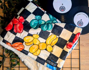 POP PUNK balloon dog print, super fluffy pet blanket