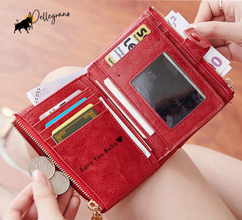 Organize in style with our faux leather short wallet! Compact, trendy & perfect as a thoughtful gift.
#EtsyStyle #WalletGoals #WomenFashion #GiftHerSomethingNice #TrifoldBeauty #ZipperWallet