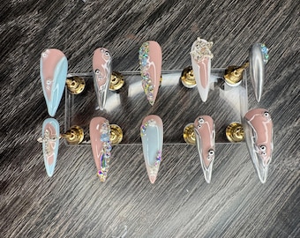 Etherische glinstering druk op de nagels