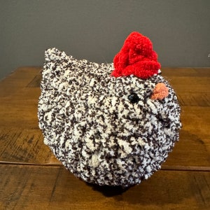 Crochet small chicken speckle color