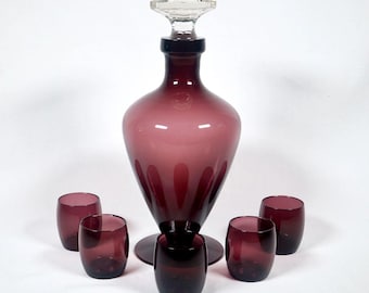 1930s Cambridge Glass Amethyst Decanter with 5 Glasses