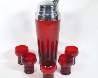 1940s Ruby Red Glass Cocktail Shaker With 5 Glasses