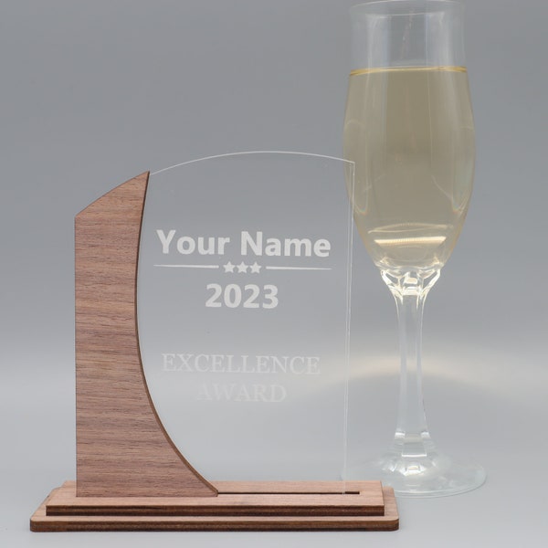 Trophée noble moderne, texte ou logo personnalisé, bois de noyer précieux et acrylique - médaille - coupe - récompense - élégant