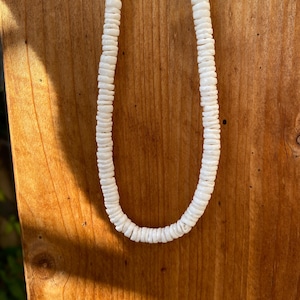 Naszyjnik z muszli surfera – unisex Heishi Choker, regulowany, 40–45 cm, biżuteria plażowa, 8 mm